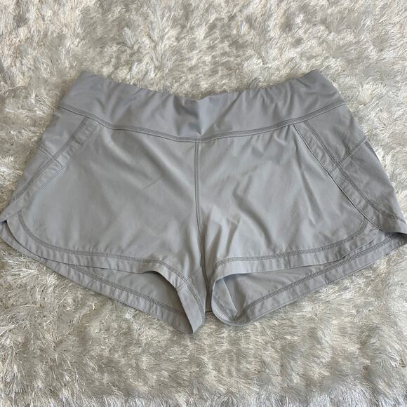 Athleta Light Gray Athletic Shorts Sz Medium - Picture 1 of 4